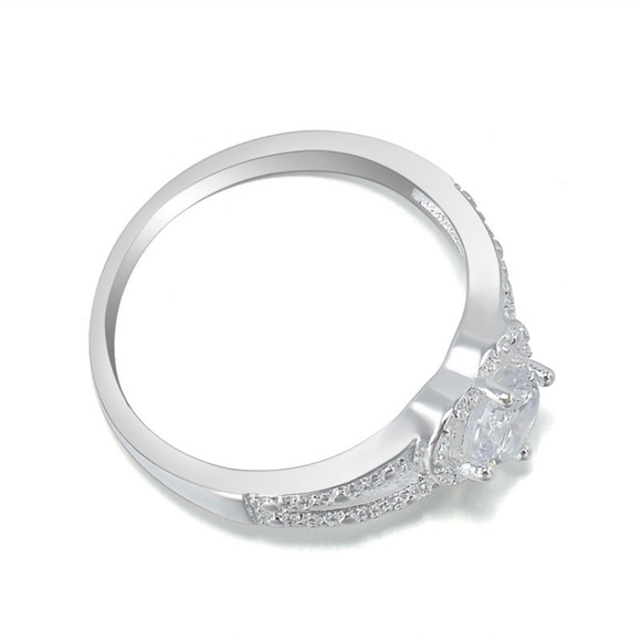 Love Heartl Silver Plated Crystal Ring - Picture 2 of 6